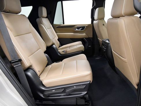 Used 2023 Chevrolet Tahoe Premier AWD/4WD image 18