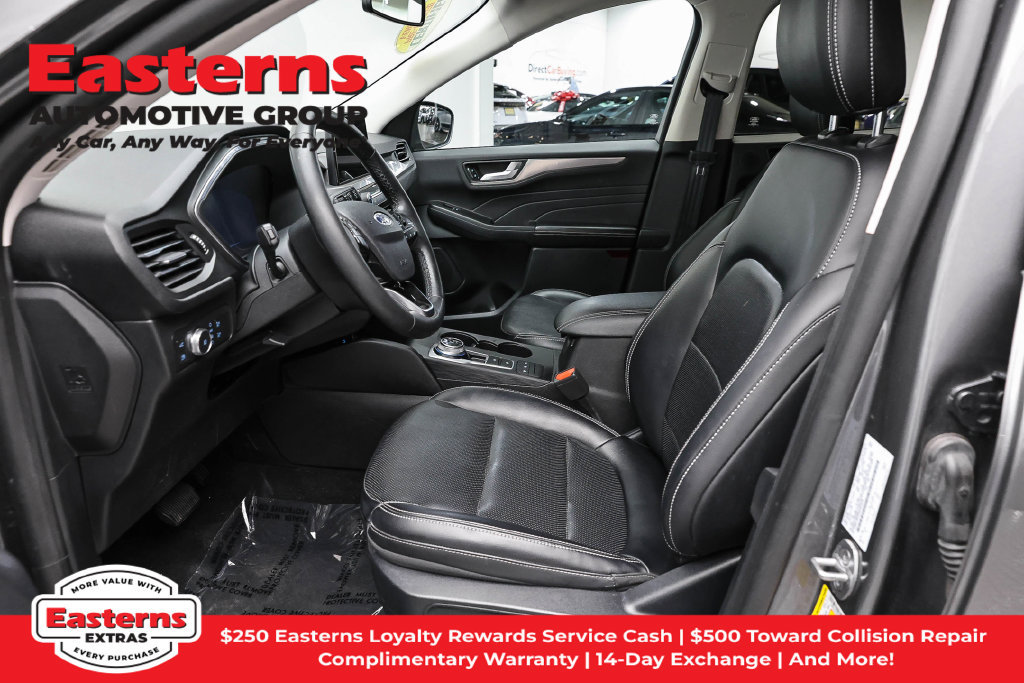 Used 2021 Ford Escape Titanium AWD/4WD image 14