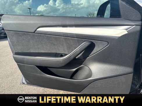 Used 2023 Tesla Model 3 Standard Range image 10