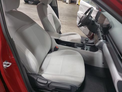 Certified 2025 Hyundai Kona SEL AWD/4WD image 10