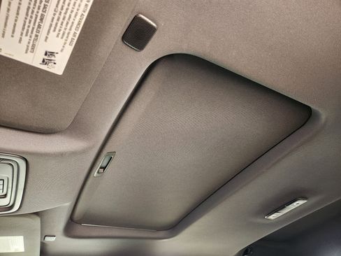 Used 2019 Chevrolet Silverado 1500 High Country image 26