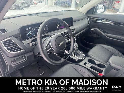 Used 2025 Kia Seltos SX image 11
