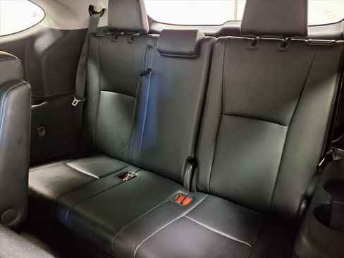 Used 2024 Toyota Highlander XLE image 27