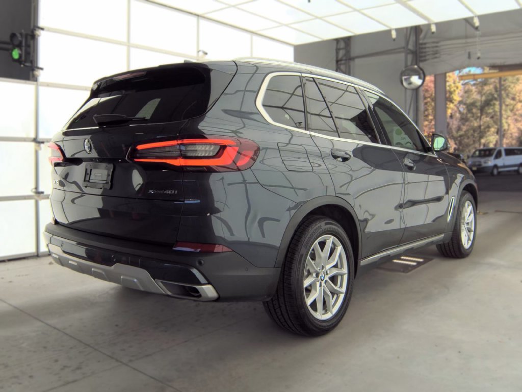 Used 2022 BMW X5 xDrive40i w/ Premium Package AWD/4WD image 9