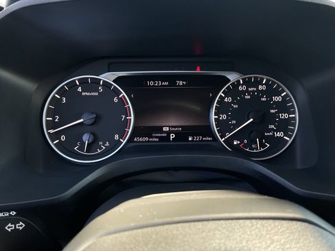 Used 2025 Nissan Rogue SV FWD image 35
