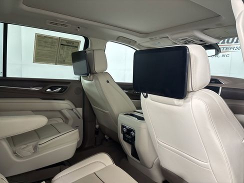 Used 2021 GMC Yukon XL Denali image 28