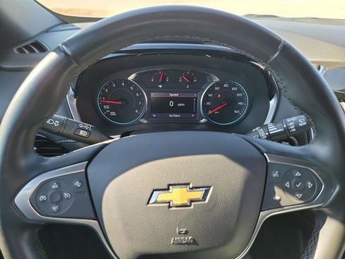 Used 2023 Chevrolet Traverse LT image 15