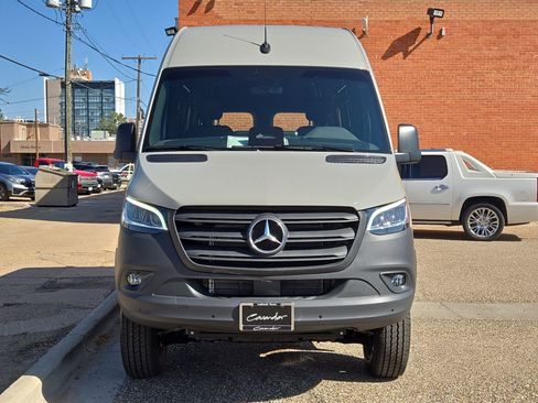 New 2025 Mercedes-Benz Sprinter 2500 image 10