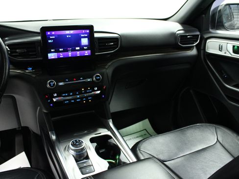 Used 2020 Ford Explorer Limited RWD image 20