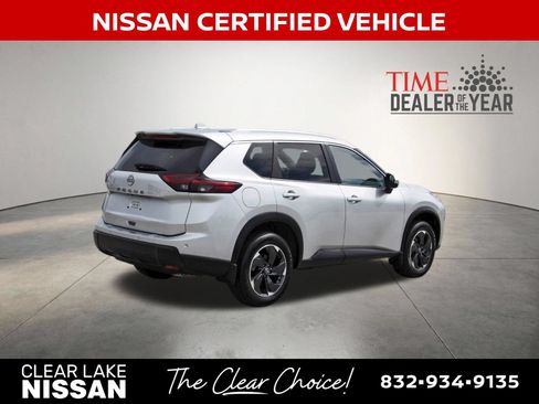 Certified 2025 Nissan Rogue SV w/ SV Premium Package FWD image 8