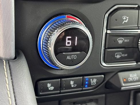 Used 2021 GMC Yukon SLT w/ SLT Premium Package AWD/4WD image 48