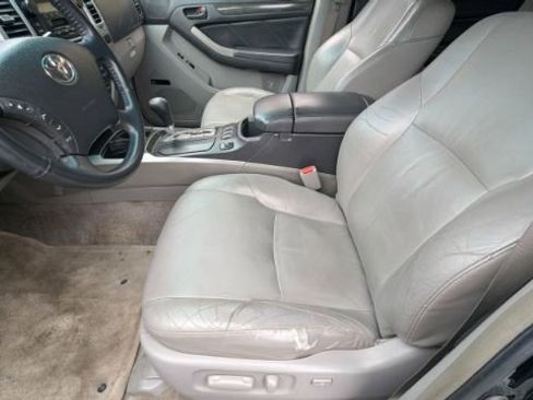 Used 2004 Toyota 4Runner Limited image 17