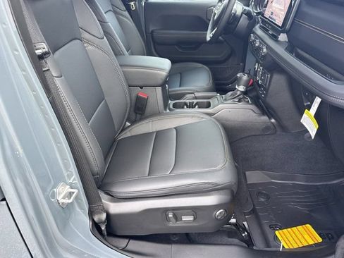 New 2026 Jeep Wrangler Unlimited Sahara AWD/4WD image 13