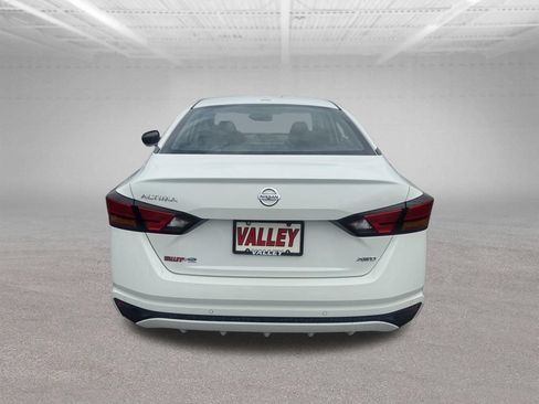 Used 2022 Nissan Altima 2.5 AWD/4WD image 5