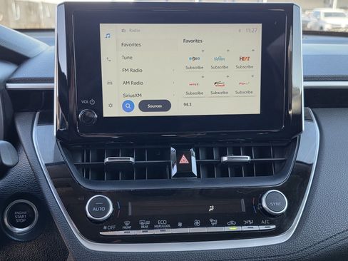 Used 2023 Toyota Corolla Cross XLE image 23