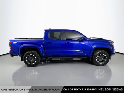 Used 2024 Toyota Tacoma TRD Sport image 4