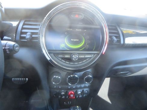 Used 2016 MINI Cooper S image 16