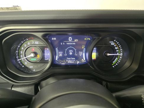 Used 2024 Jeep Wrangler Unlimited Sahara w/ Technology Group AWD/4WD image 25