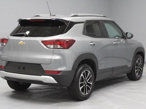 Used 2025 Chevrolet TrailBlazer LT w/ LT Cold Weather Package FWD image 10