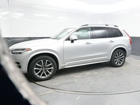 Used 2018 Volvo XC90 T6 Momentum w/ Convenience Package AWD/4WD image 3