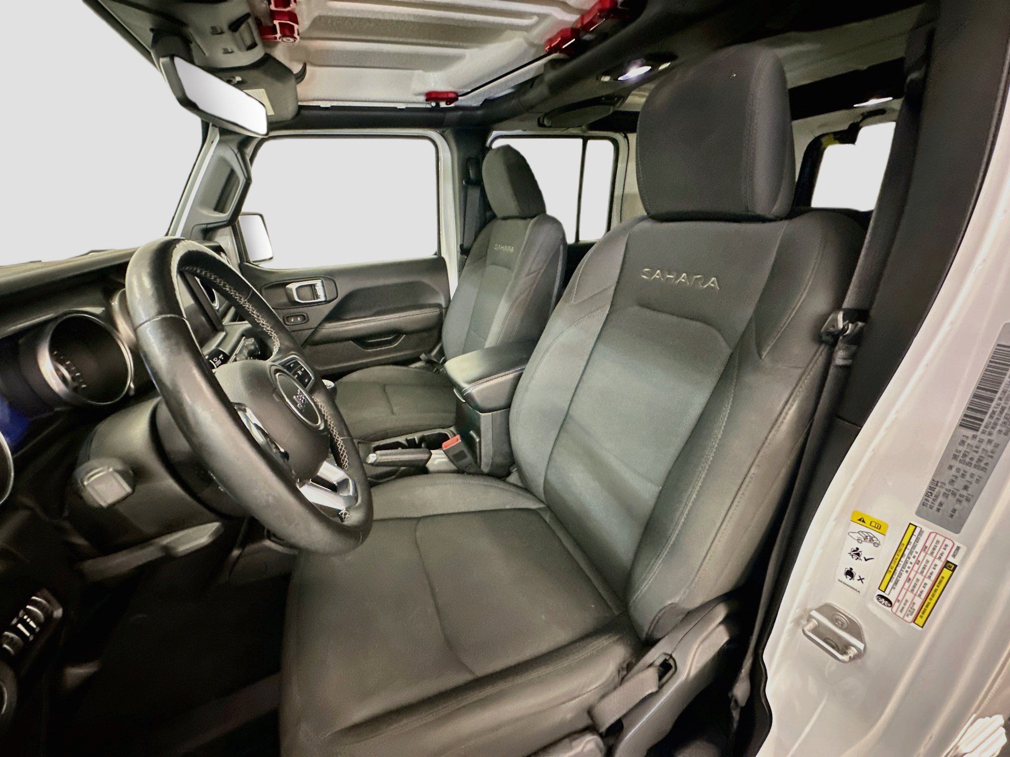 Used 2018 Jeep Wrangler Unlimited Sahara AWD/4WD image 13