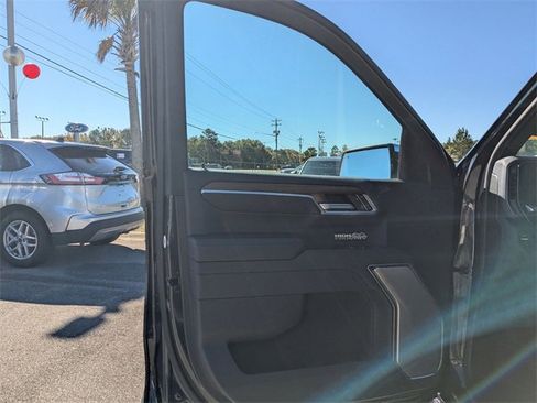 Used 2022 Chevrolet Silverado 1500 High Country w/ High Country Premium Package image 11