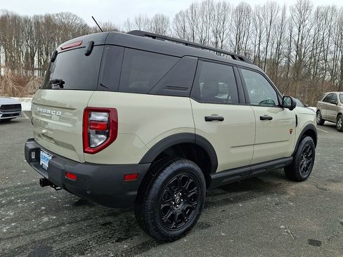 Used 2025 Ford Bronco Sport Badlands image 6