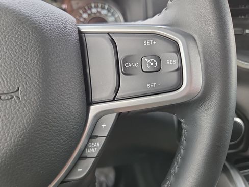 Used 2022 RAM 1500 Big Horn AWD/4WD image 31