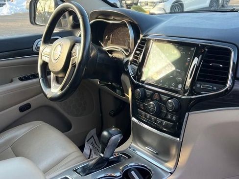 Used 2020 Jeep Grand Cherokee Limited AWD/4WD image 26
