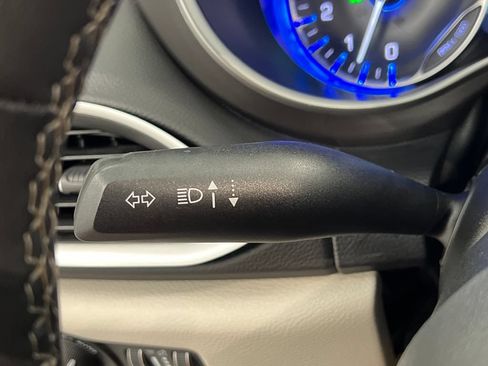 Used 2024 Chrysler Pacifica Touring-L FWD image 60