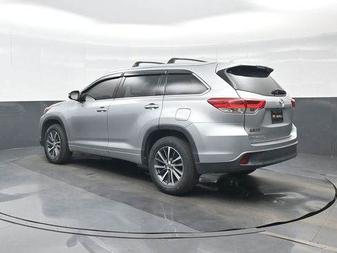Used 2018 Toyota Highlander XLE FWD image 4