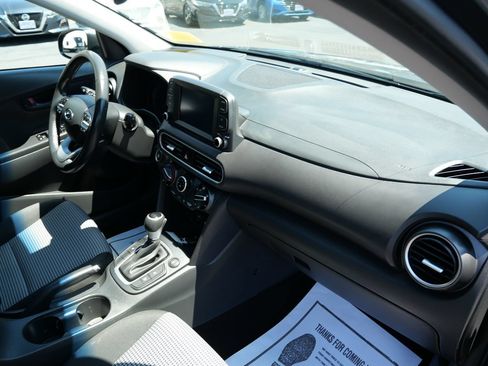 Used 2021 Hyundai Kona SEL Plus AWD/4WD image 31