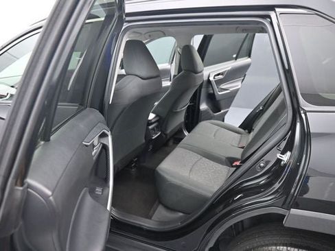 Used 2023 Toyota RAV4 XLE AWD/4WD image 17