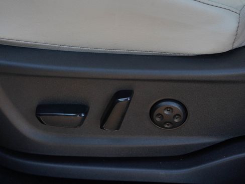 Used 2023 Nissan Ariya AWD image 25