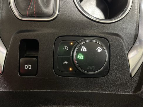 Used 2023 Chevrolet Traverse RS AWD/4WD image 26