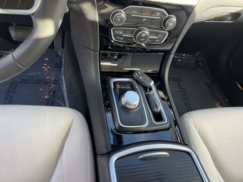 Certified 2023 Chrysler 300 Touring image 19