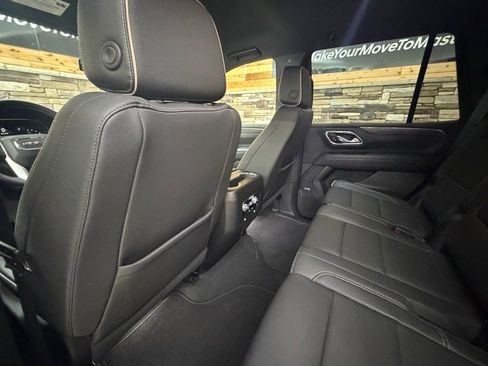 Used 2023 GMC Yukon SLT AWD/4WD image 28