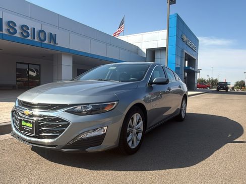 Used 2025 Chevrolet Malibu LT FWD image 4
