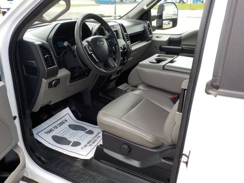 Used 2022 Ford F250 XL w/ Power Equipment Group RWD image 11