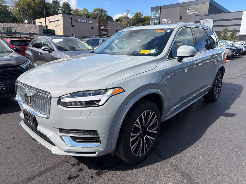 Used 2025 Volvo XC90 T8 Plus w/ Protection Package Premier AWD/4WD image 1