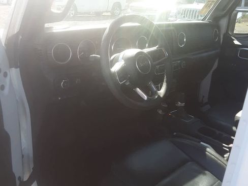 Used 2023 Jeep Wrangler Sahara image 7