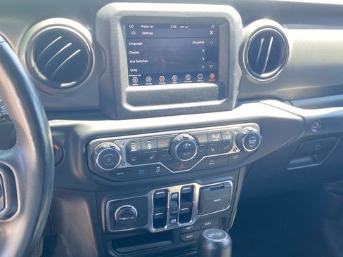 Used 2023 Jeep Wrangler Unlimited w/ Cold Weather Group image 29