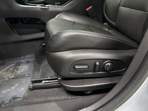 Certified 2024 GMC Terrain SLT w/ Infotainment Package II image 22