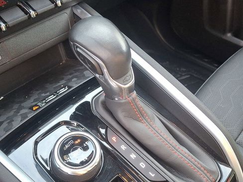 Used 2024 Chevrolet Colorado Z71 w/ Z71 Convenience Package 2 image 15