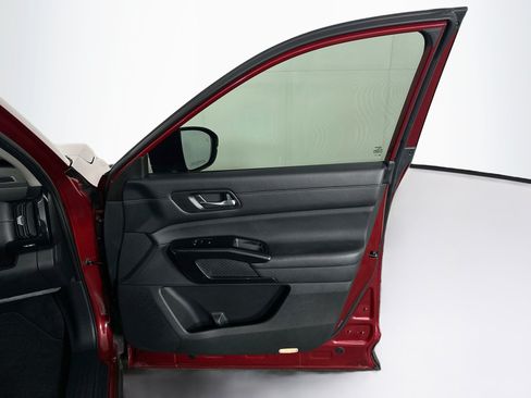 Used 2022 Nissan Pathfinder SV FWD image 32