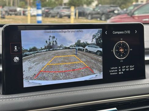 Used 2025 Genesis G70 2.5T image 17