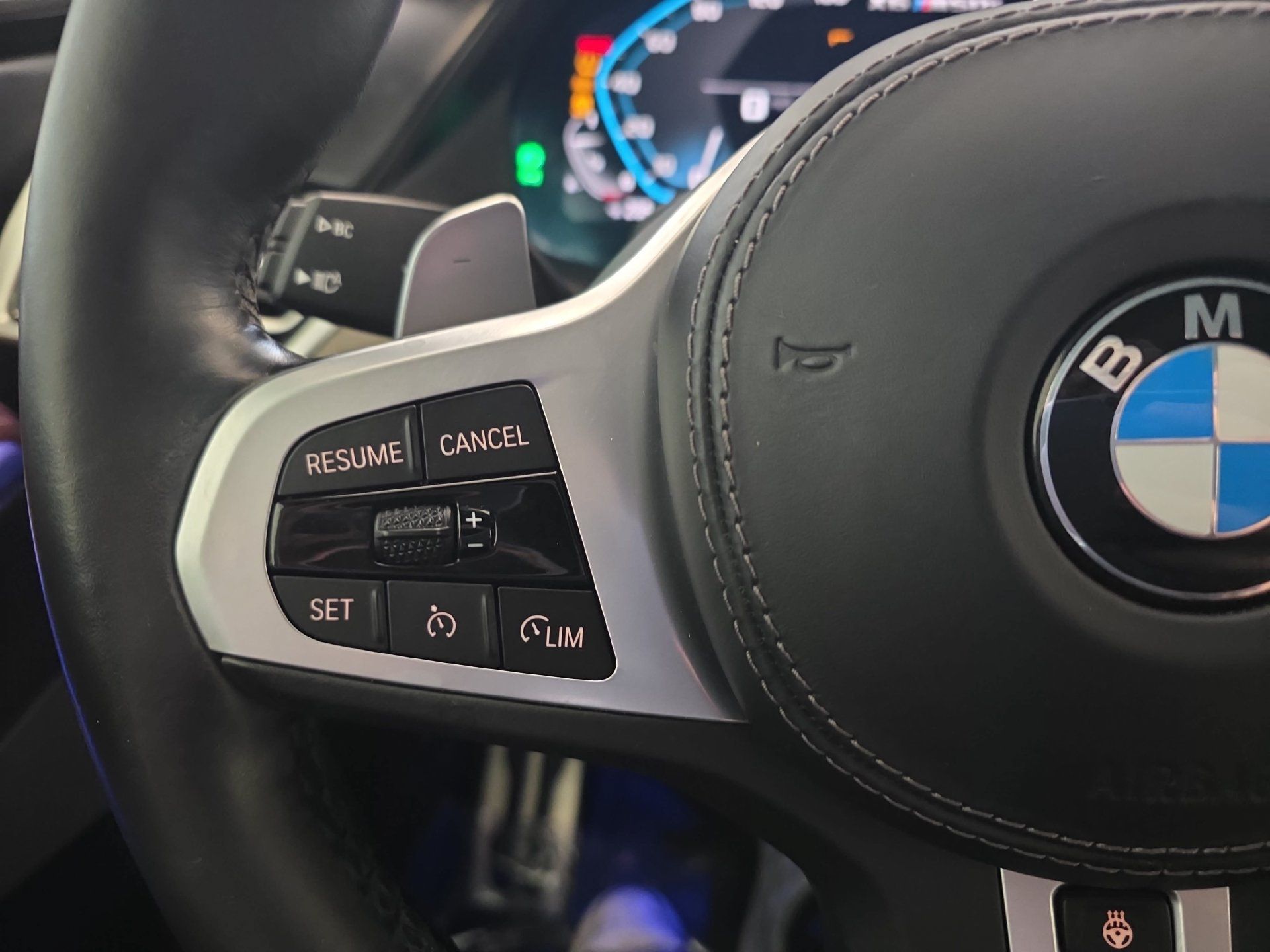 Used 2022 BMW X6 M50i w/ Executive Package AWD/4WD image 17