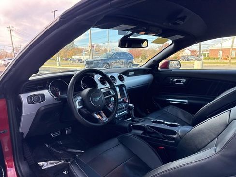 Used 2016 Ford Mustang Premium image 10