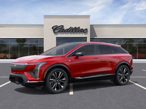 New 2026 Cadillac Optiq Luxury 2 image 22
