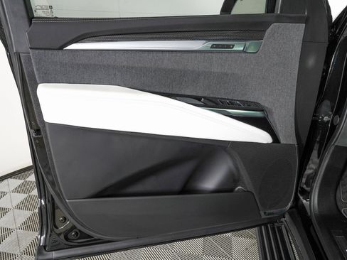 Used 2026 Cadillac Escalade V image 18